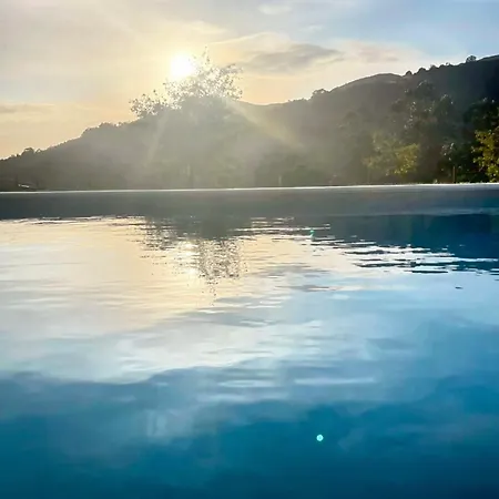 Luna In Rio Escapadinha No Geres, A-frame Aconchegante Vista Rio E Montanha Aquecimento, Total Privacidade Domek alpejski Ponte da Barca